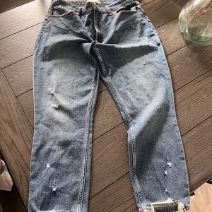 Brand new Abercrombie curve love skinny jeans.
